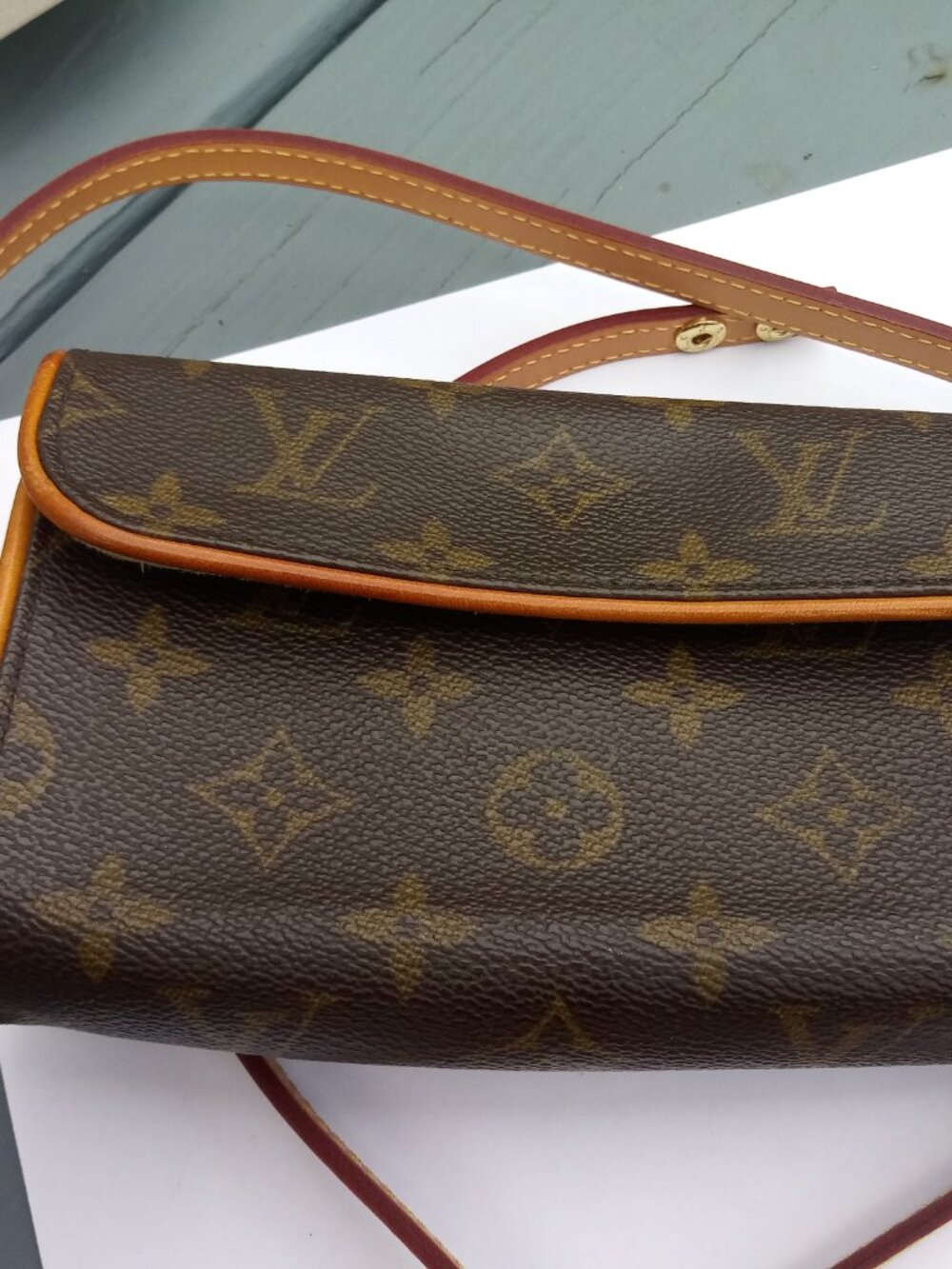 LOUIS VUITTON Pochette Florentine Bum Bag - Picture 3 of 13